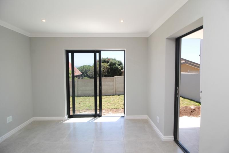 3 Bedroom Property for Sale in Fraaiuitsig Western Cape
